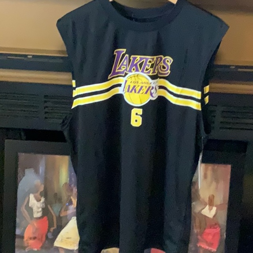 NBA Lakers tank # 6